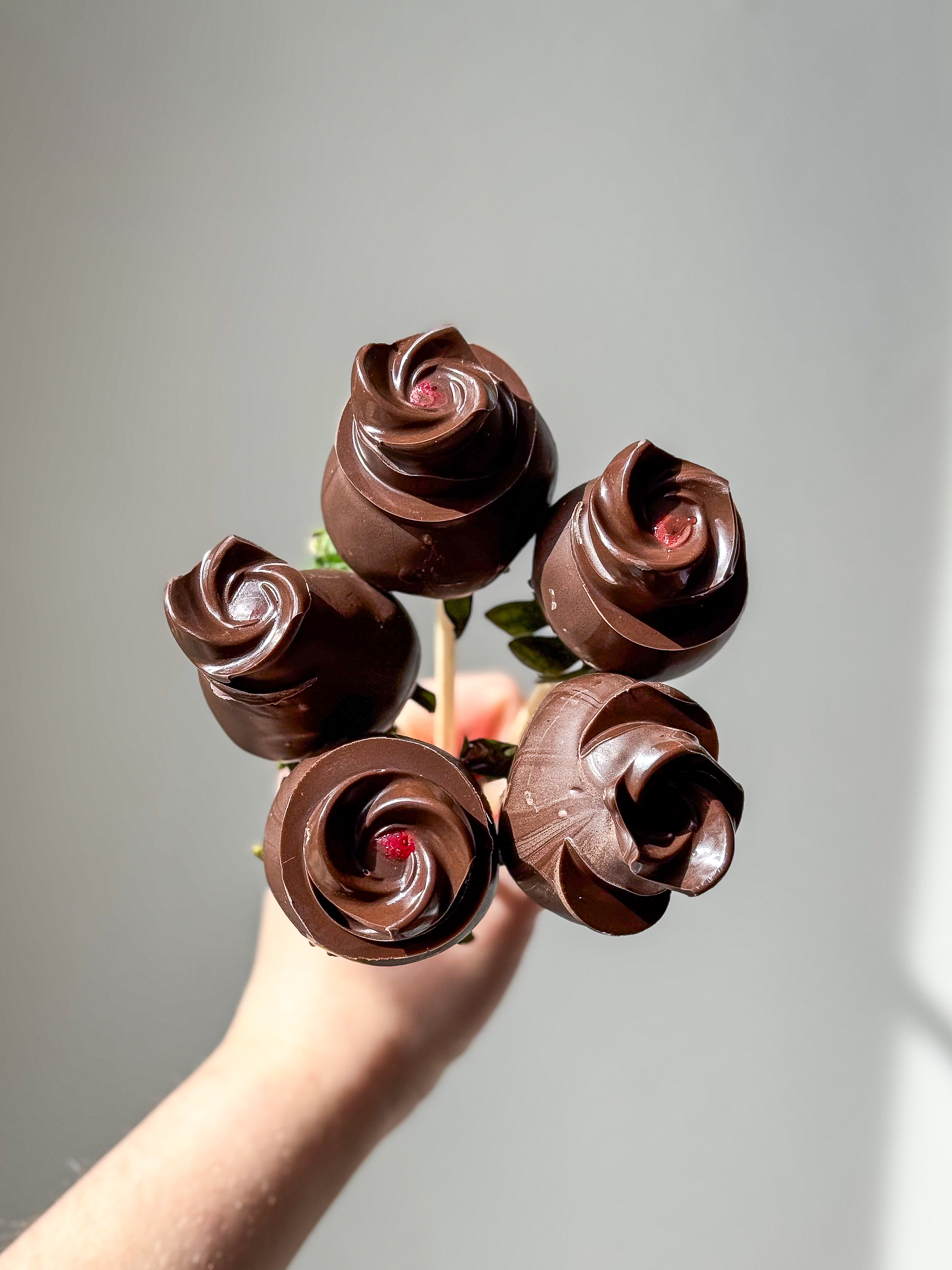 How to Make Chocolate Strawberry Roses